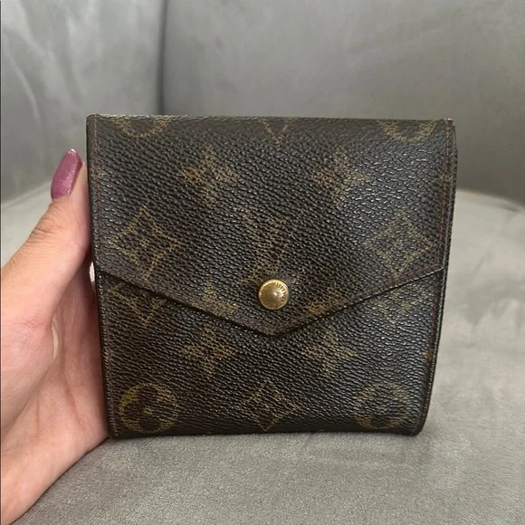 Louis Vuitton | Bags | Louis Vuitton Brown Monogram Wallet  display picture 1
